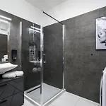 Leonardo50 Grande - Modern With Parking & Balcony Near Metro - *