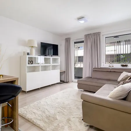 Appartamento Leonardo50 Grande - Modern With Parking & Balcony Near Metro - Budapest