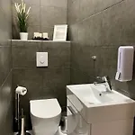 Leonardo50 Grande - Modern With Parking & Balcony Near Metro - Будапешт