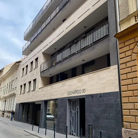 Apartamento Leonardo50 Grande - Modern With Parking & Balcony Near Metro - Budapest