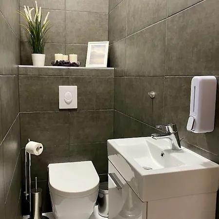 Leonardo50 Grande - Modern With Parking & Balcony Near Metro - Будапешт