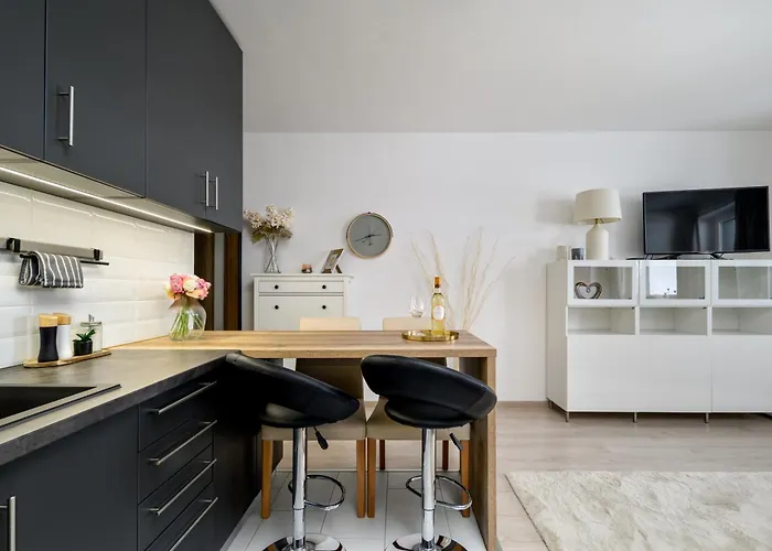 Leonardo50 Grande - Modern With Balcony Near Metro - Appartement Boedapest