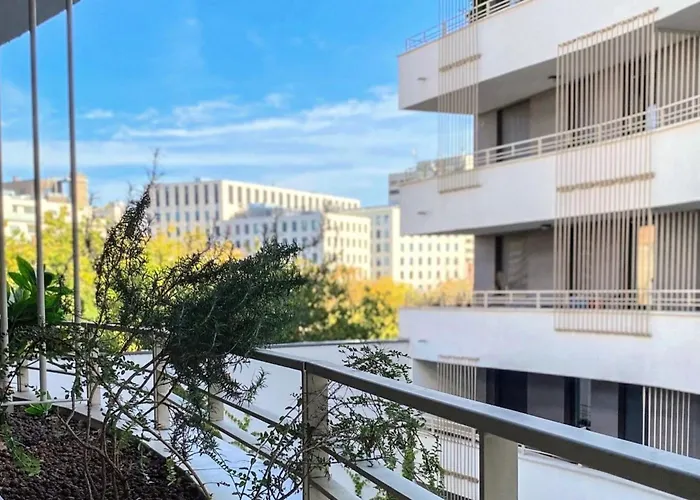 Leonardo50 Grande - Modern With Balcony Near Metro - Appartement *